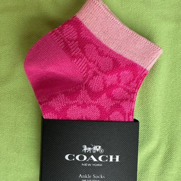 COACH SIGNATURE ANKLE LENGTH SOCKS (PAIR):NWT  PINK/CHALK C9136 - Picture 4 of 8